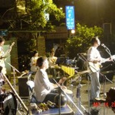 老人小孩与流浪狗封面