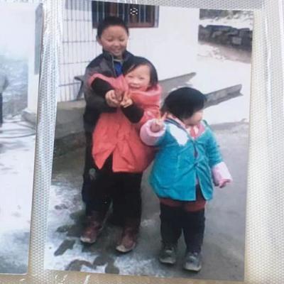 消失的童年封面