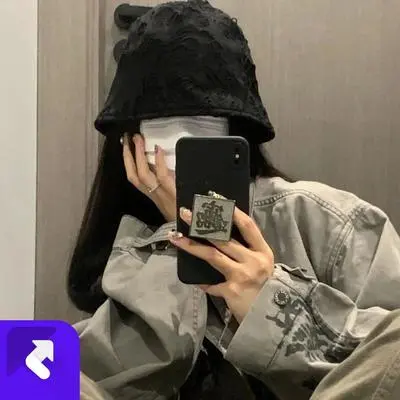 月弯弯封面