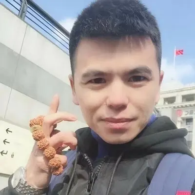 流着泪的爱情封面