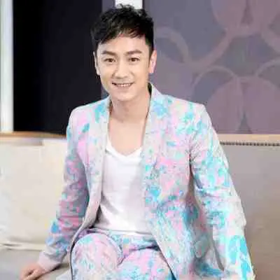 原来爱情就像烟火封面