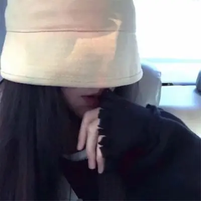 白色桔梗花封面