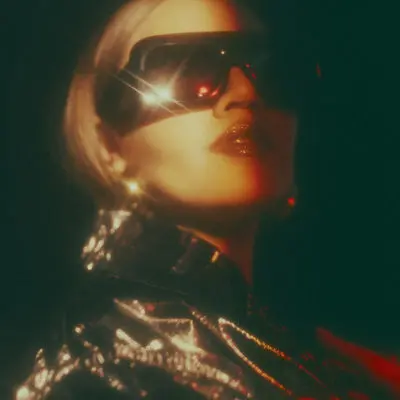 Glow封面