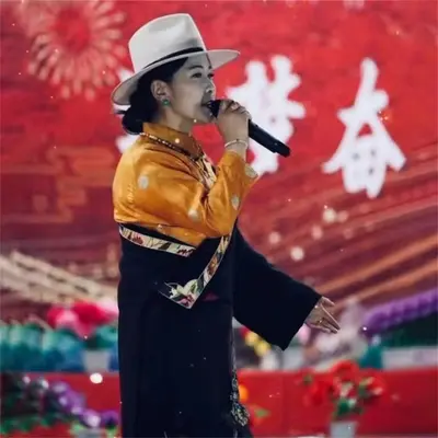 奔腾的黄河封面