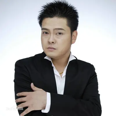 爱是什么封面