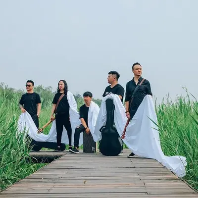 一路走过 - 拉且乐团封面