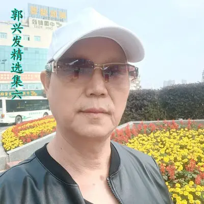 对着月亮说爱你封面
