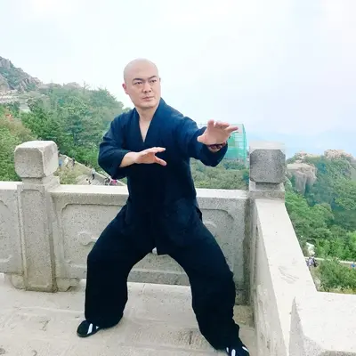 生死百年封面