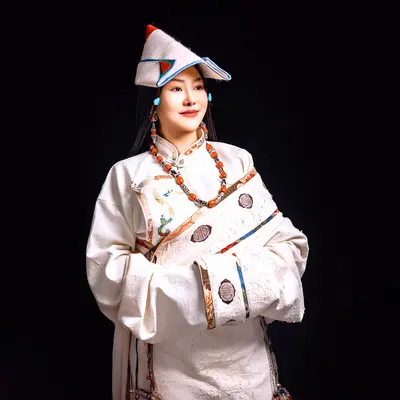 娜秀比如锅庄封面
