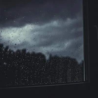天明前落雨时分封面