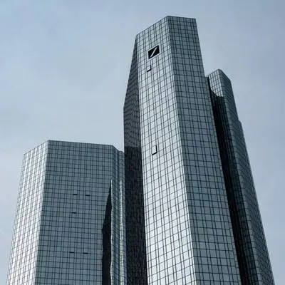 即刻出发 - Business Success Presentation封面
