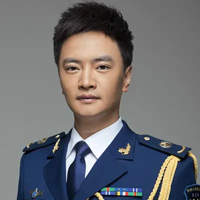 打仗时再喊我回来封面