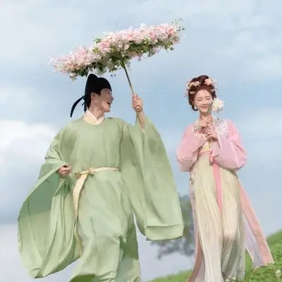 月封面