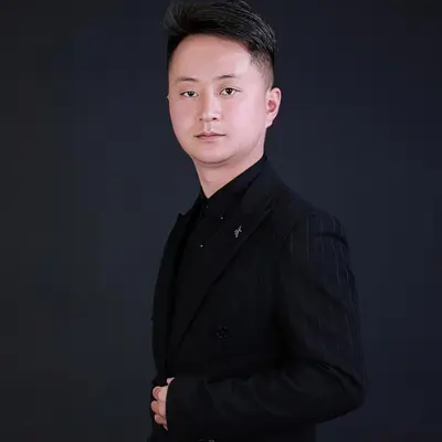 我不是第一个牵你手的人（DJ版） - 管洪磊封面
