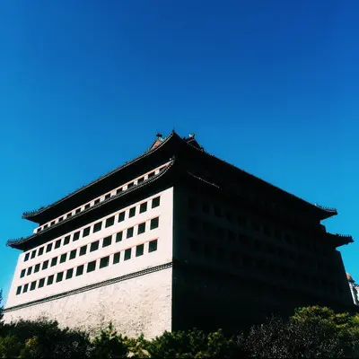 七月清晨倾盆的雨封面