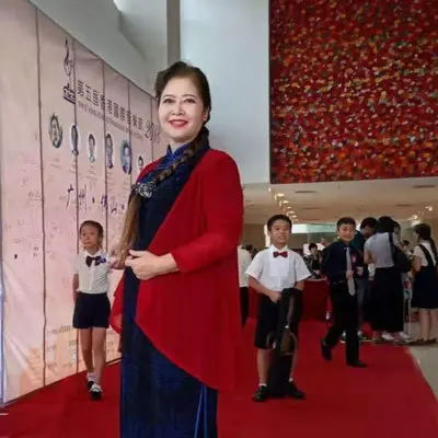 我们长大了封面