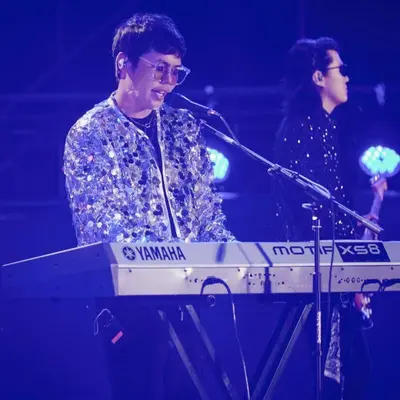 岁月中秋（Live） - Maj7_Music 巴音孟克封面