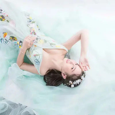 欢迎光临爱思特封面