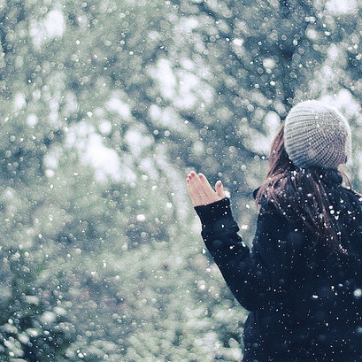 雪天一个人伤感的图片图片