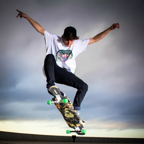 滑板少年帅气耍酷必备